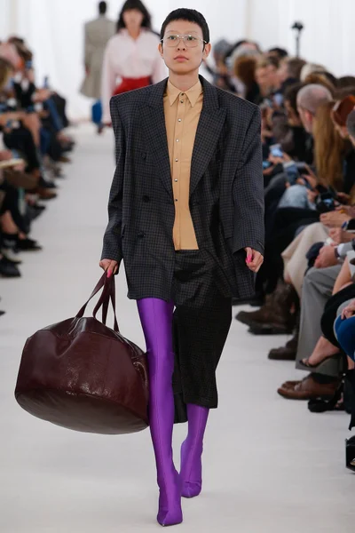 Look 11